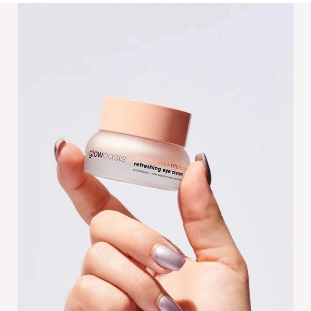 Glowoasis probiotics + triple peptide refreshing eye cream